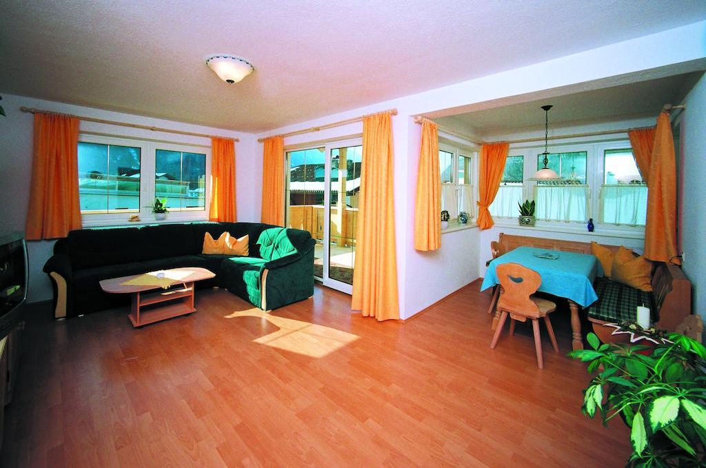 Anton'S Appartements Oetz Room photo