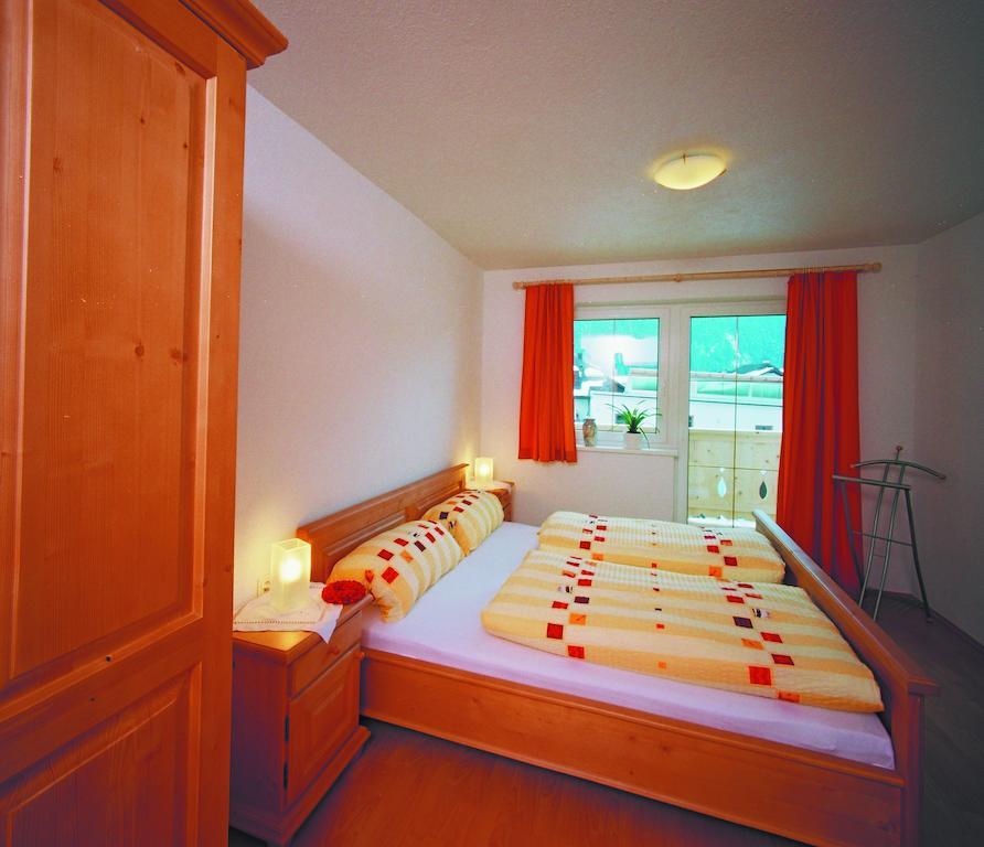 Anton'S Appartements Oetz Room photo